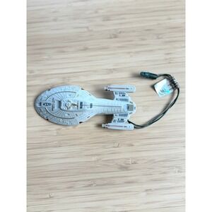 Hallmark Keepsake Star Trek Voyager Uss Voyager Ncc 74656 Lighted Ornament Magic
